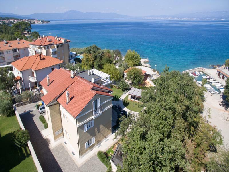 Luxury Apartments Villa Luce Malinska Exterior photo